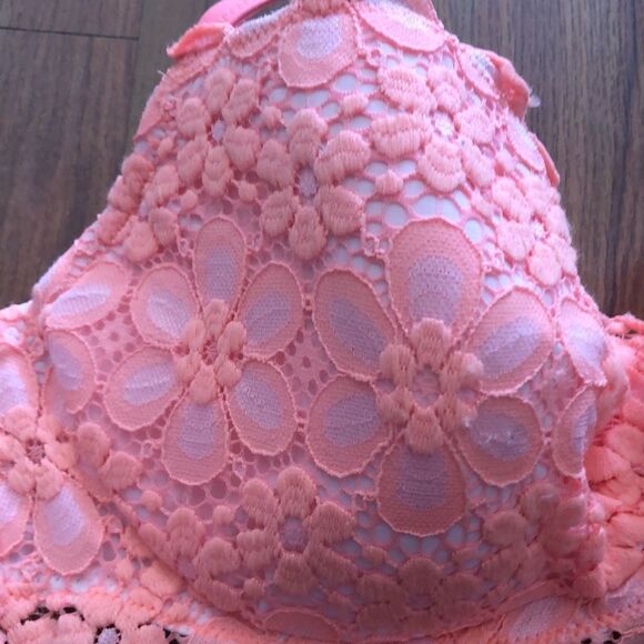 Victoria’s Secret peach lace swimsuit bikini top. Size .34 D - Picture 2 of 8